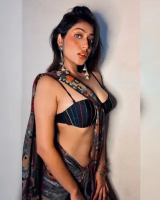 Dating girl Aadhya