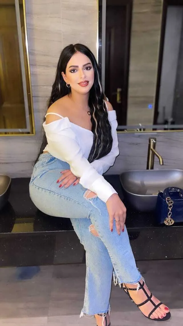escort service in shimla
