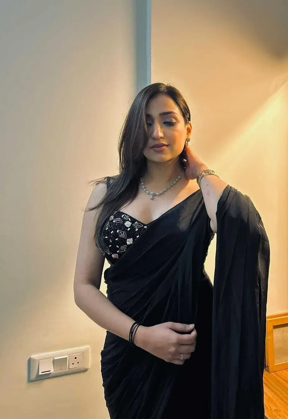 shimla escort kritika